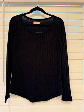 Abercrombie & Fitch women’s large ribbed long-sleeve blue top